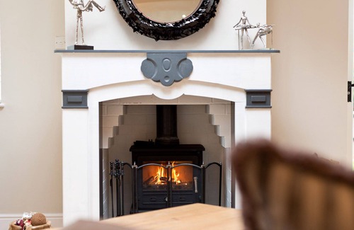 Pudleston Cottage | GATEHOUSE EVE LODGE IN A STUNNING SETTING