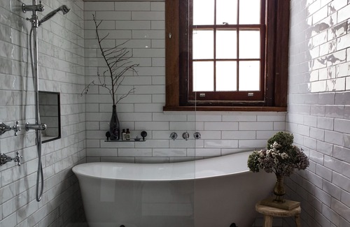 Lenah Valley Cottage | Gatekeepers Lodge - A Historic Hobart Experience