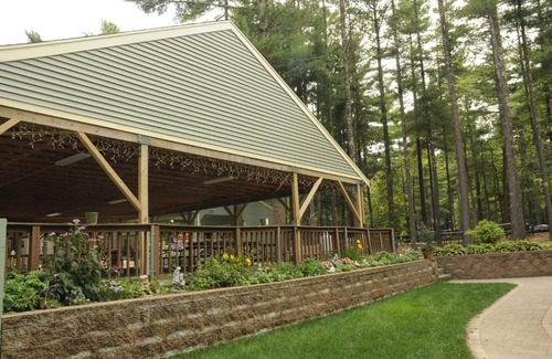 Rochester Resort | Gateway to Cape Cod Vacation Cottage 1