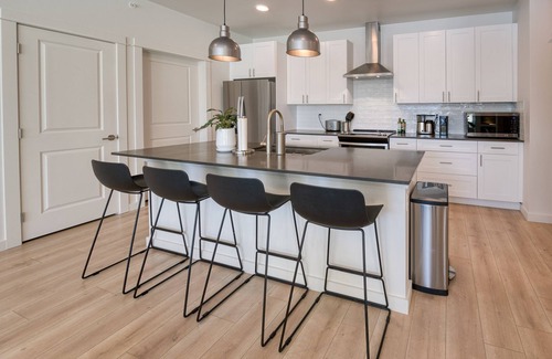Livingston Condo | Gateway to Paradise Montana-Modern Flat, Pet friendly, ideal location
