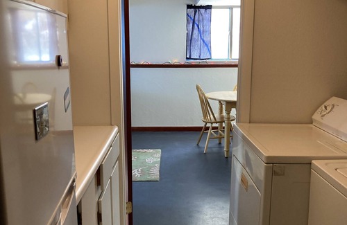 Longmont Apartment | Gateway to Rocky Mountain NP or bike path across town