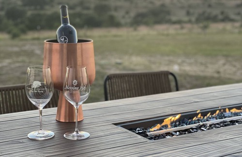 Johnson City House | Gateway to the Hill Country and Texas Wineries on 10 acres!