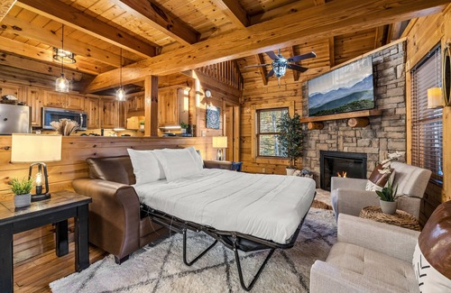 Gatlinburg Cabin | Gatlin Cove Retreat! Pet Friendly cabin w/HotTub & Game Room!