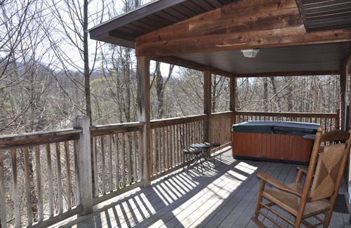Gatlinburg Cabin | Gatlinburg Cabin Rentals - 1 Bedroom, Sleeps 4, Private, Romantic