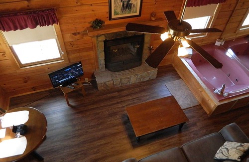 Pittman Center Cabin | Gatlinburg Log Cabin for Honeymooners or Just A Well Deserved Getaway