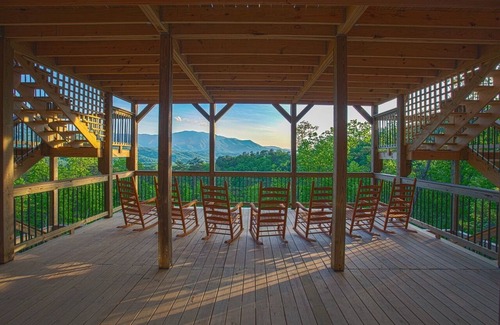 Pittman Center Cabin | Gatlinburg Mansion: Majestic Views, Home Theater, Hot Tubs, and More!