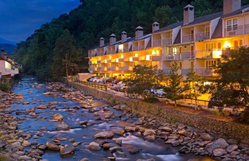 Gatlinburg Hotel | Gatlinburg River Inn