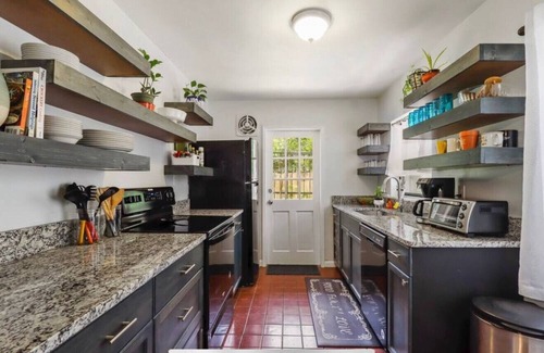 Gainesville House | Gator Springs ~ Close to Hospitals, Springs & UF