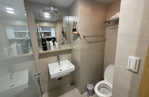 Xinyi Apartment | Gatsby apt｜Taipei 101｜Hanging garden ｜night market｜MRT｜Gym with Pool