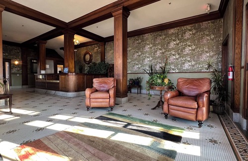 Hartington Hotel | Gatsby Hat wing at the downtown Historic Hotel Hartington !