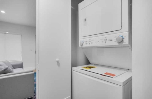 West Avenue Apartment | Gatsby Suite Resort & Parking Passes Available