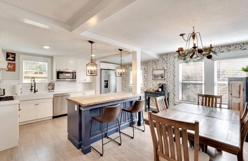 Tampa Heights Apartment | Gatsby Villa: Pool, Game Room, Near Downtown Tampa