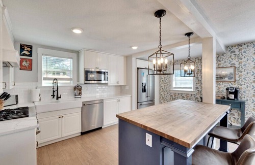 Tampa Heights Apartment | Gatsby Villa: Pool, Game Room, Near Downtown Tampa