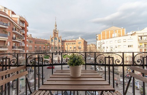 Eixample Apartment | Gaudí Views- Suite with view on Hospital Sant Pau (UNESCO Heritage) in BCN - FREE WIFI