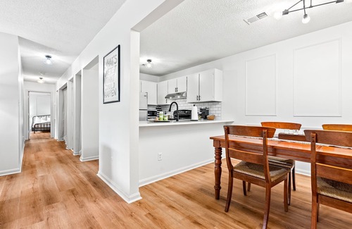 Pickwood Condo | Gay Street Retreat - Walk to Campus & Downtown