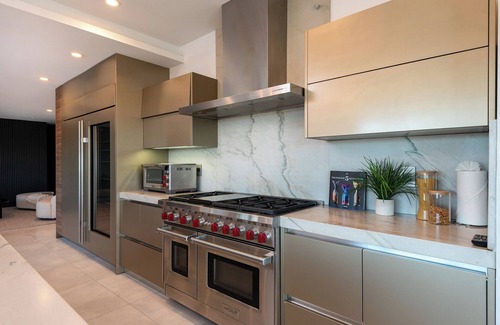 Tarzana House | Gayle Villa - Stunning Modern Masterpiece with Breathtaking Views