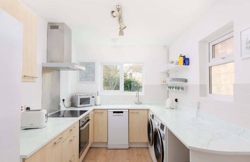 Bath City Centre House | Traditional Bath House, Garden with City Views