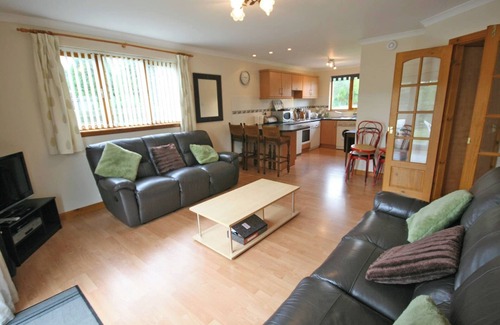 Roybridge Cottage | Modern, spacious detached cottage for 8 with sauna and only 10 miles from Fort William.