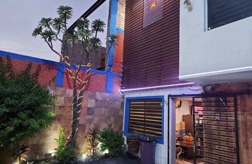 Guadalajara Municipality House | GDL Home with Roof, Ideal for Groups & Families