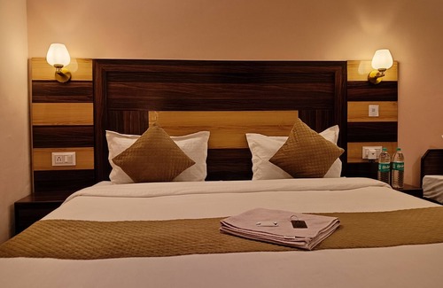 Shivanandi Hotel | Geetanjali Palace