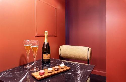 Villette Gare Apartment | Geisha Studio design, romantisme et parking