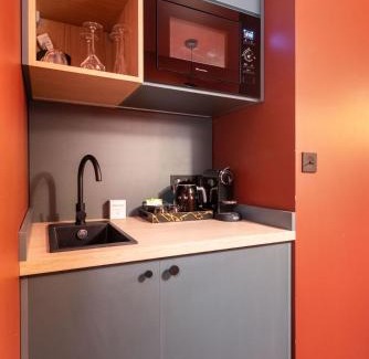 Villette Gare Apartment | Geisha Studio design, romantisme et parking