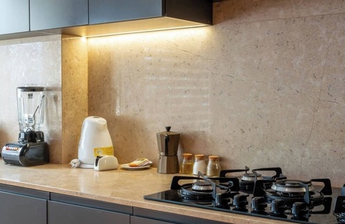 Santa Cruz Apartment | Geko Steelhaus 2BR steps from the malecon