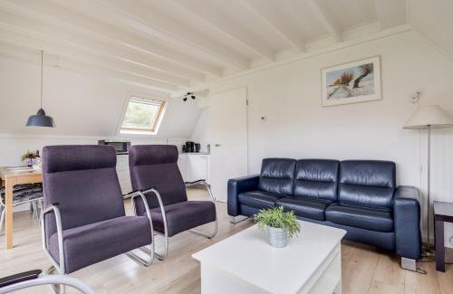 Zwiggelte House | Gele Kwikstaart I Ruime Woning met Mooie Zonnige Tuin