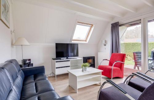 Zwiggelte House | Gele Kwikstaart I Ruime Woning met Mooie Zonnige Tuin