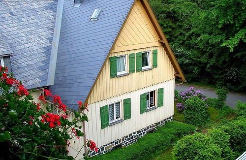 Bad Steben Apartment | Gemütliche Ferienwohnung (55qm) in Bad Steben