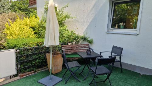 Urdenbach Apartment | Gemütliche Ferienwohnung nähe Schloss Benrath & Rhein Düsseldorf Urdenbach