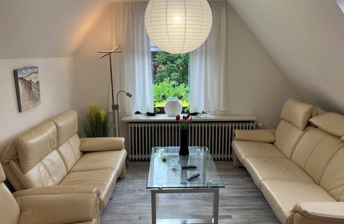 Papenburg Apartment | Gemütliche Fewo Zwischen Oben- und Untenende