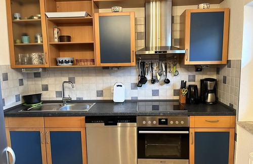 Westerdeichstrich Apartment | Gemütliche, Geräumige Ferienwohnung mit Großer Terrasse in Westerdeichstrich