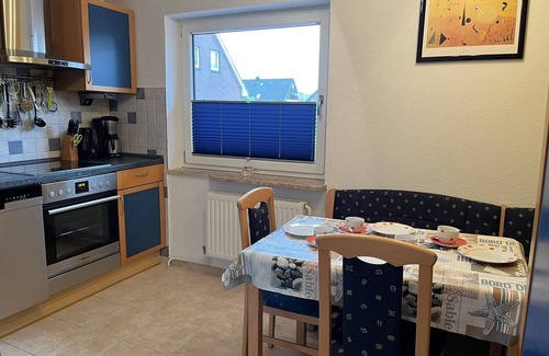 Westerdeichstrich Apartment | Gemütliche, Geräumige Ferienwohnung mit Großer Terrasse in Westerdeichstrich