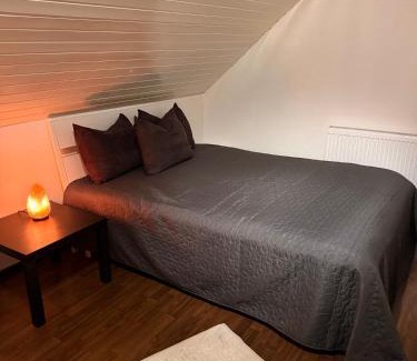 Geisweid Apartment | Gemütliche Wohnung, Heimkino, Couch & Küche