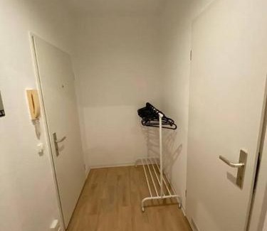 Marzahn Apartment | Gemütliche Wohnung mit Smart-TV und großem Balkon