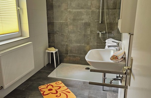 Volkach Apartment | Gemütliches Feriendomizil,an der Mainschleife, kostenfreies WLAN, voll ausgestattet, mit 65qm, schöne Küche