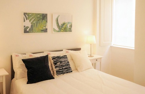 Sao Jose Apartment | Gem of Graça Graceful Apartment with Terrace