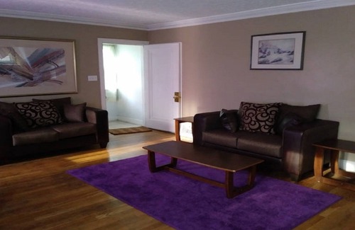 Cleveland Heights Apartment | Gem Stone Villa 2-Less than 15 min to CWRU/Cleveland Clinic!