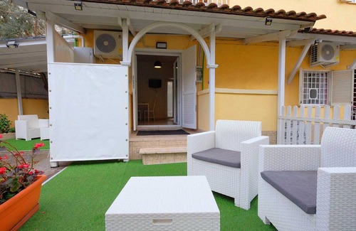 Quartiere XXVII Primavalle Apartment | Gemelli Apartment con giardino