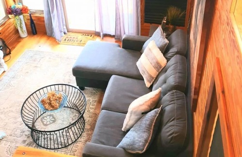Rogersville House | Gemini a Dreamy waterfront cabin on the bluffs