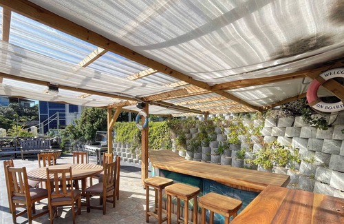 Robberg Beach Villa | Gemini Villa - Solar Powered, Pool & Near Beach