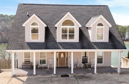 Cullman House | Generations Cove: 7 BR, 3.5 BA House in Cullman, Sleeps 19