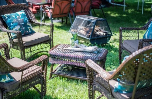 Lake Geneva Apartment | Geneva Beach House Geneva Suite |1st Floor |Walk to the Lake |Shared Backyard |Parking