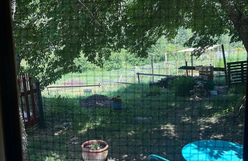 L'Epine Apartment | 'Gentiane' Room with Shared Garden and Wi-Fi