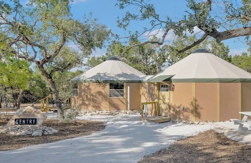 Canyon Lake Cabin | Gentry: Luxe Yurt-Cabin | Canyon Lake | Hot Tub