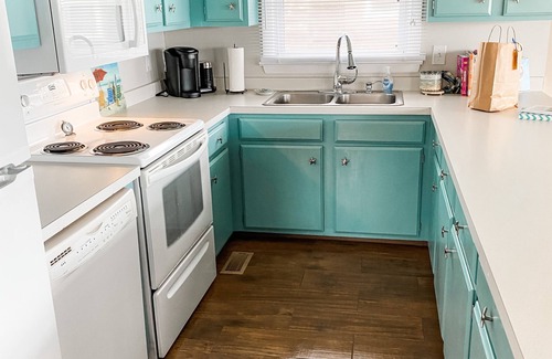 Kitty Hawk Cottage | Genuine OBX Beachbox!
