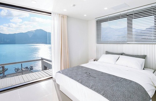 Geoje House | Geoje Lesoleil Poolvilla Pension