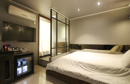 Somun Hotel | Geojedo Gohyeon Line 69