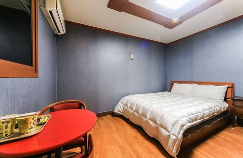 Somun Hotel | Geojedo Gohyeon Manhattan